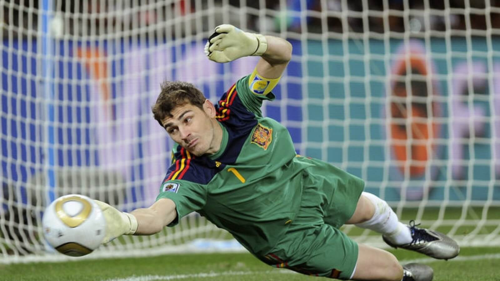Penyelamatan Iker Casillas di Final Piala Dunia 2010