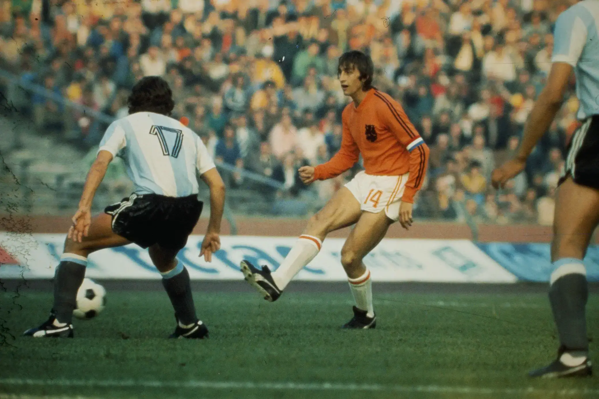Aksi Johan Gruyff bersama timnas Belanda vs Argentina