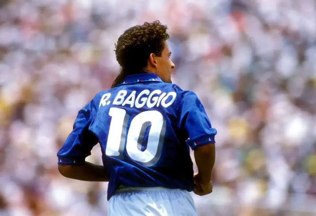 Roberto Baggio dengan gaya rambut kuncir kuda